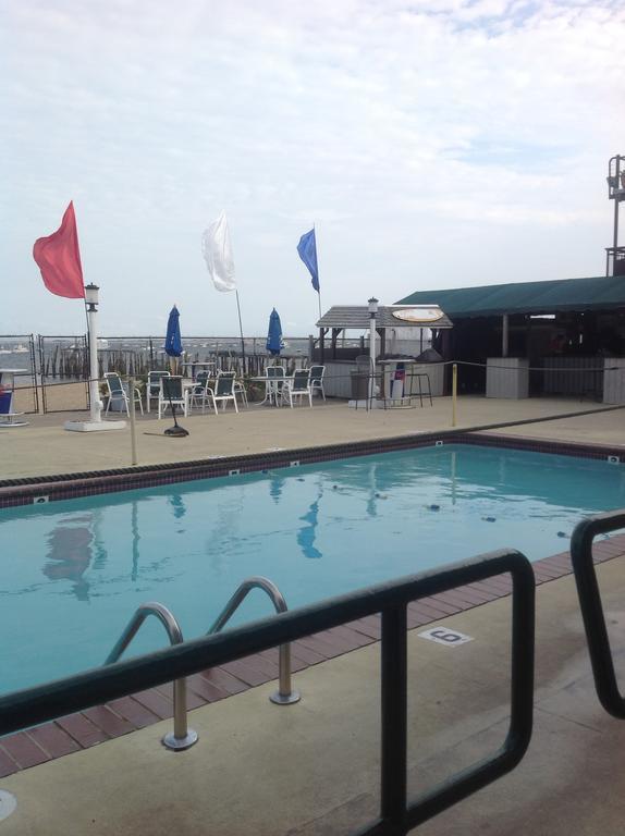 The Crown & Anchor Hotel Provincetown Exterior photo